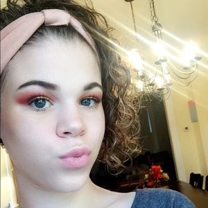 Meet your Posher, Marissa